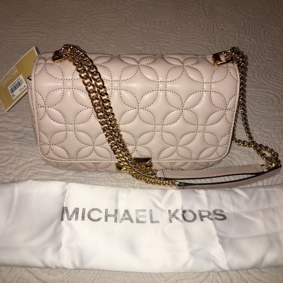 Michael Kors Handbags - Michael Kors 🌟HP⚡️Small pink bag, gold chain, NWT